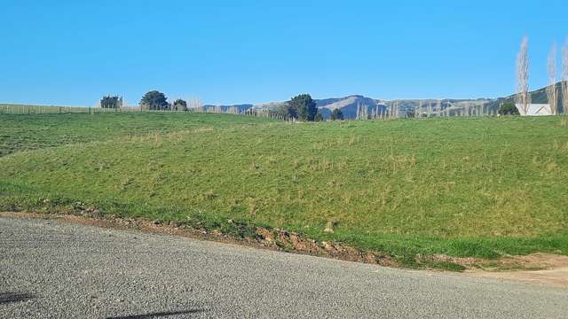 Panoramic rural living awaits!