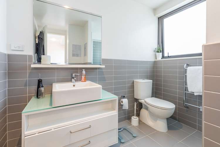 1501/18 Beach Road Auckland Central_12