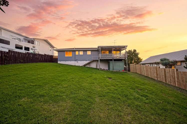 12 Raelene Place Massey_21