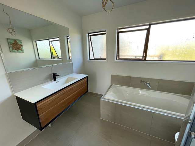 1425 Whangaparaoa Road Army Bay_3