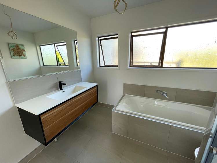 1425 Whangaparaoa Road Army Bay_3