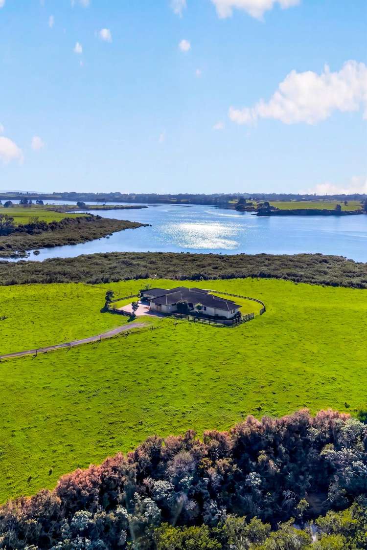 251, 256, 265 Glenbrook Beach Road Glenbrook_9