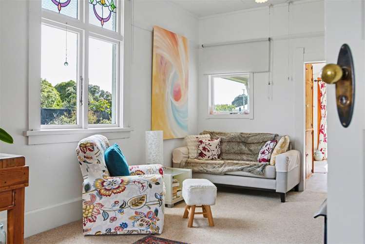 11 River Road Hector_8