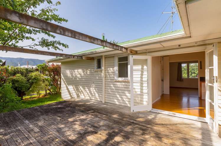 38 Woodward Street East Featherston_12