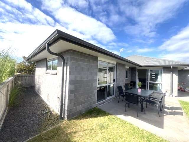 Modern and Spacious In Papamoa!