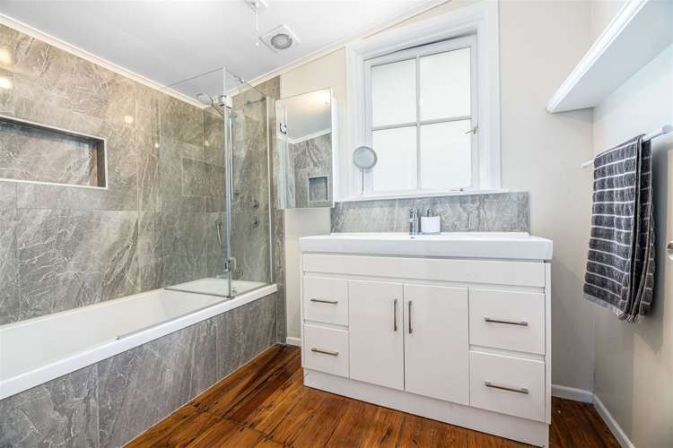 2 Bayside Avenue Te Atatu Peninsula_13