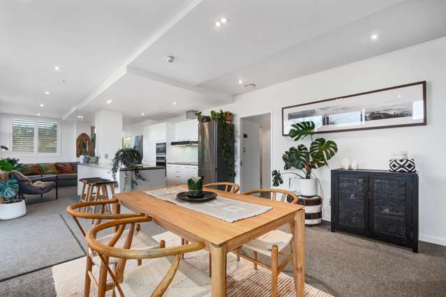 STYLISH CORNER SANCTUARY - CENTRAL TAKAPUNA