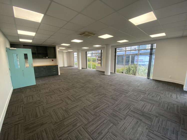 Suite 1, 443 Lake Road Takapuna_6