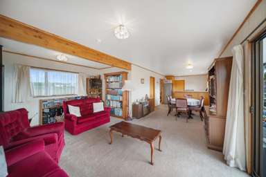 49 Kingseat Road_3