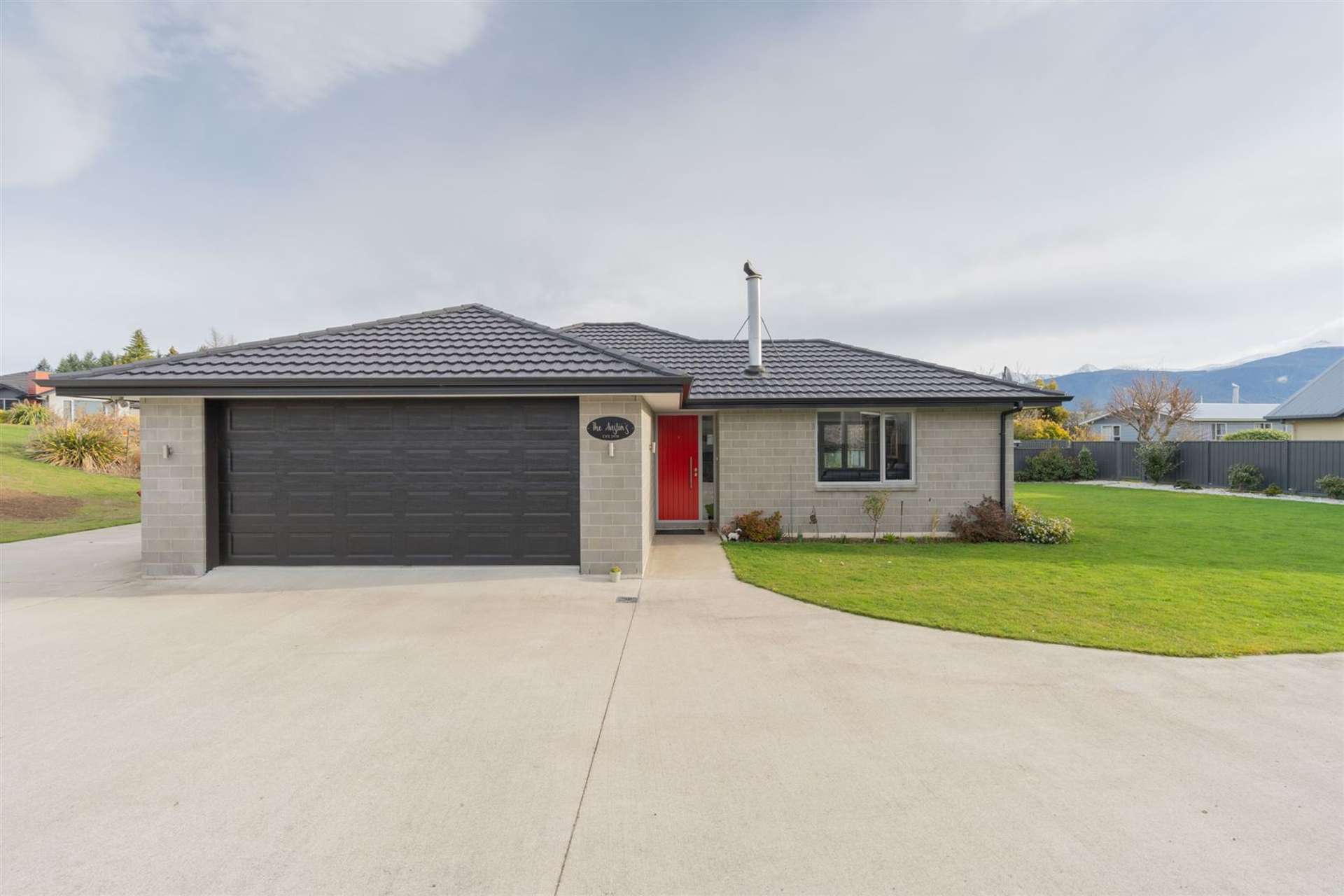 25 Tawera Place Te Anau_0