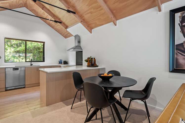 13a/135 Hallenstein Street Queenstown_4