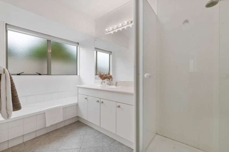 2/60 Whitford Road Northpark_18