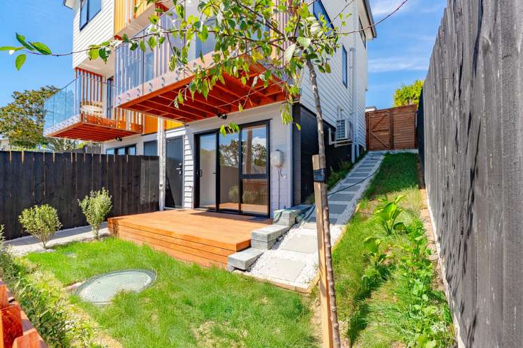 2,3,6,7/10 Alexander Avenue Torbay_17