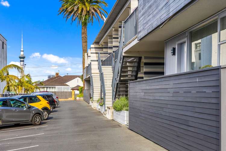 8/20 Shelly Beach Road_4