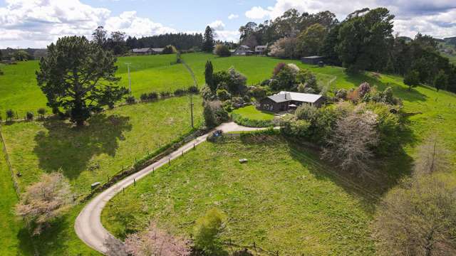 Elevated Rural Living With Stunning Lake Views