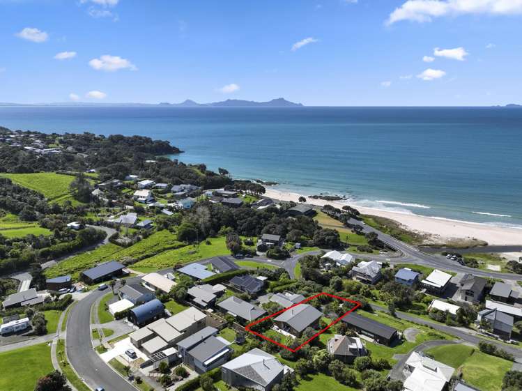 12 Wairahi Road Langs Beach_13