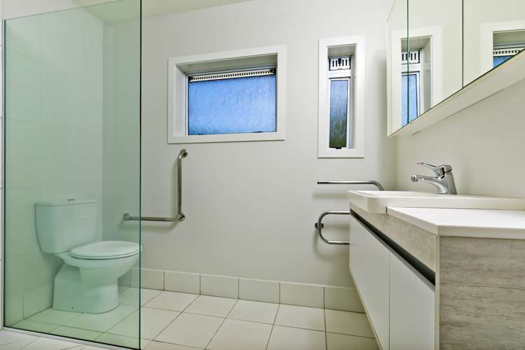 1/24 Seabreeze Road Narrow Neck_13