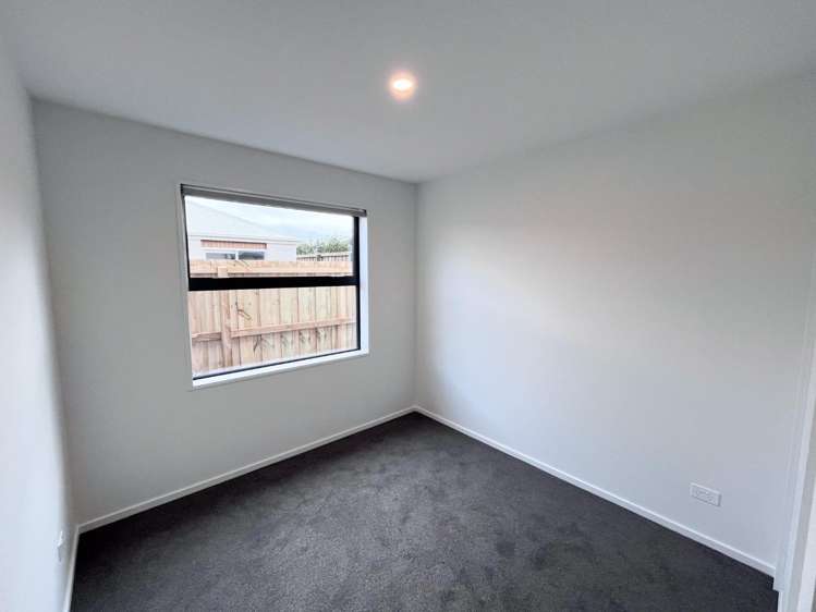 4 Accadia Drive 11103_9