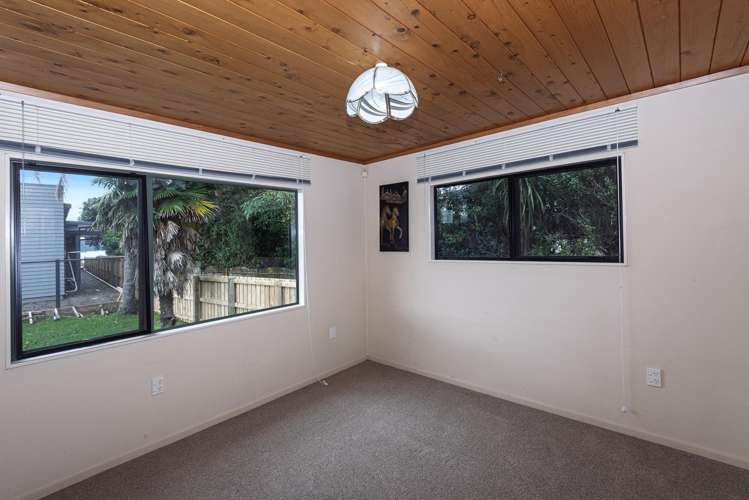 13 Paradise Point Place One Tree Point_10