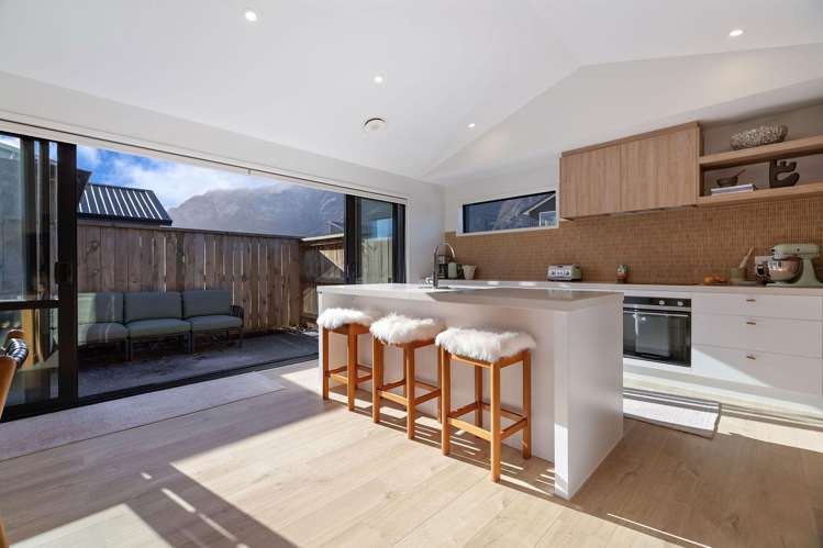 6 Lincoln Road Jacks Point_3