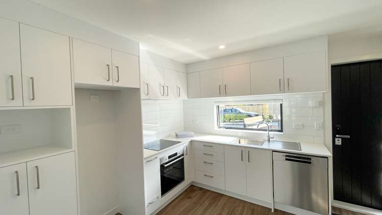 11 Whanui Place Māngere Bridge_18