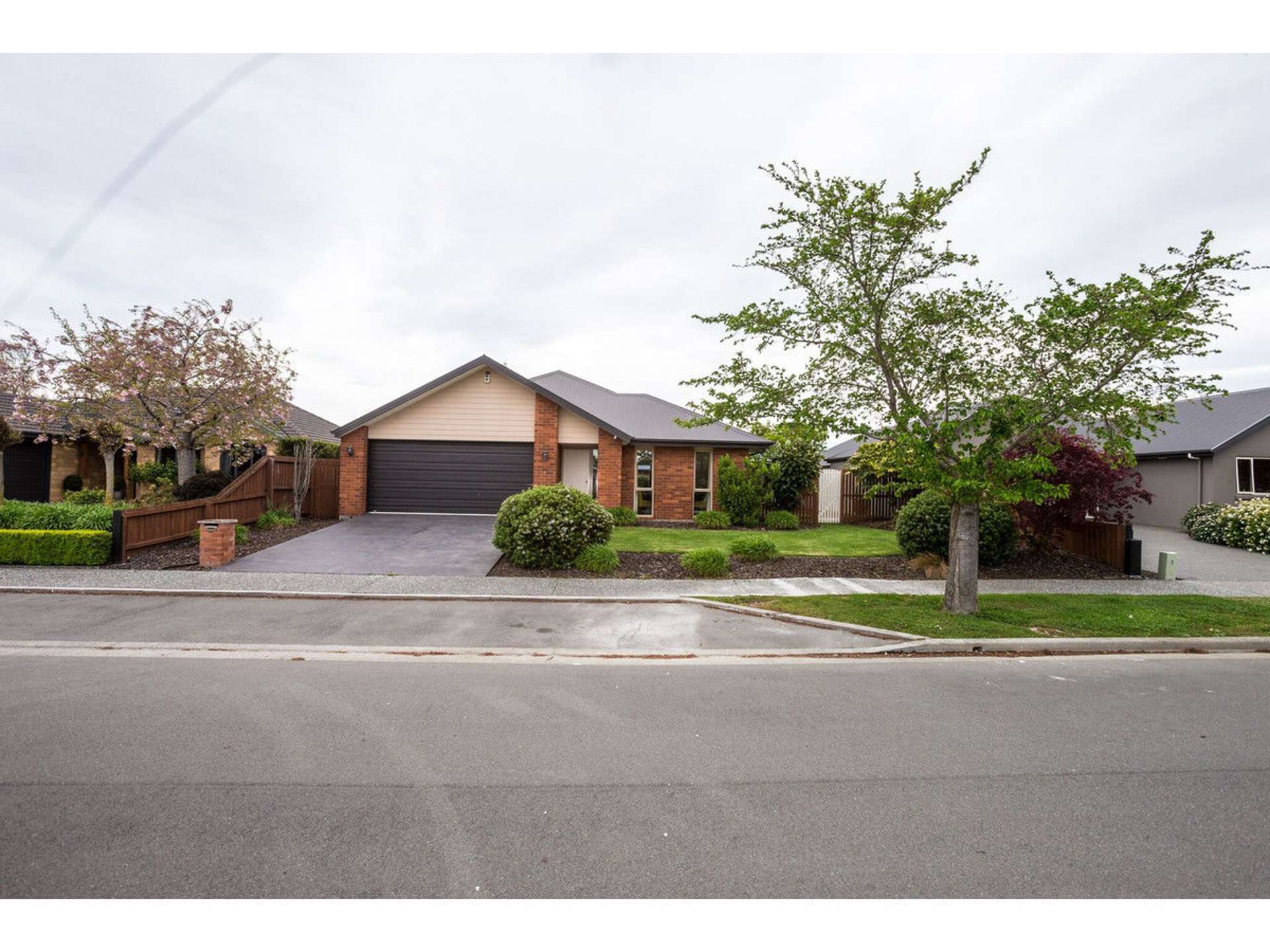 22 Parkside Crescent Northwood_0