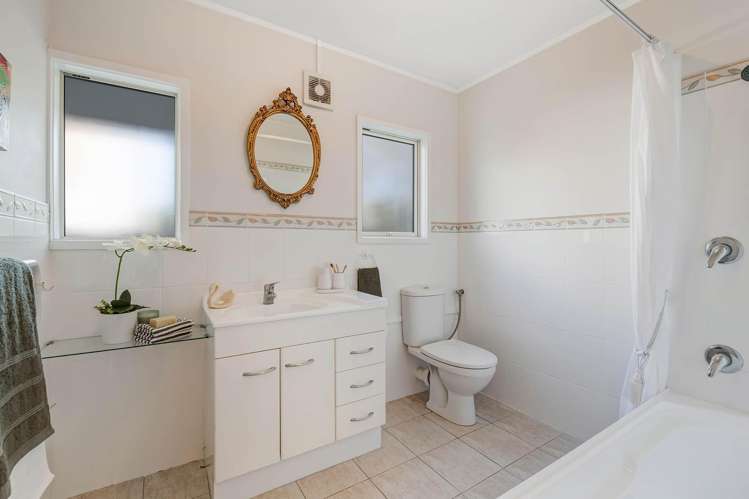 4 Mariners Grove Algies Bay_20