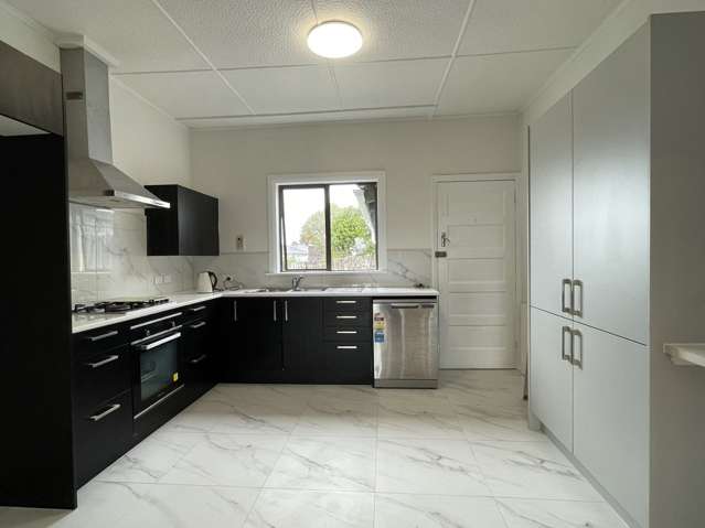 192 Whitney Street 1644_2