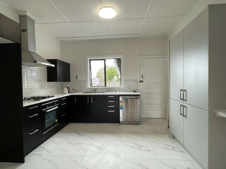 192 Whitney Street 1644_2