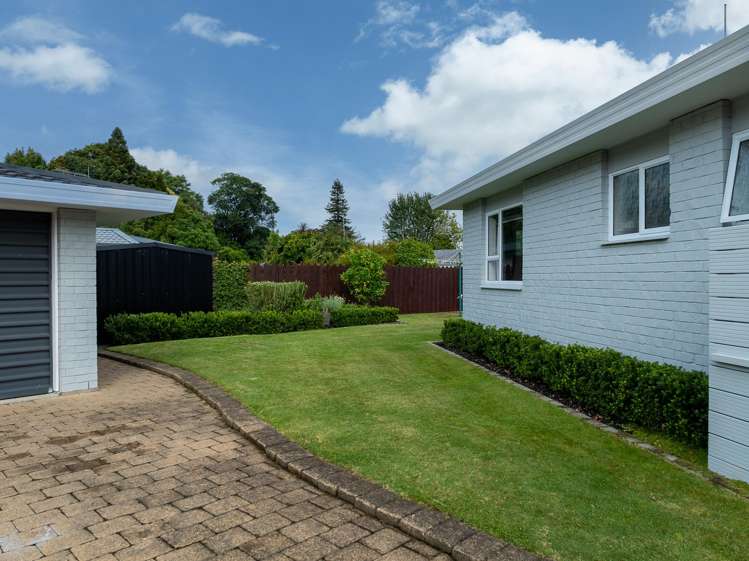 37 Sheridan Crescent Cambridge_15