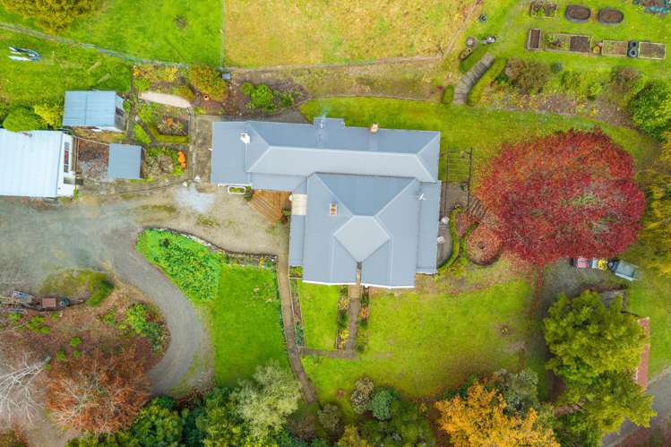 121 Pretty Bridge Valley Road Wakefield_25