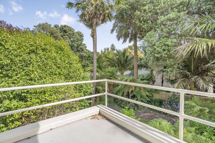 85 Ludlam Crescent Woburn_13