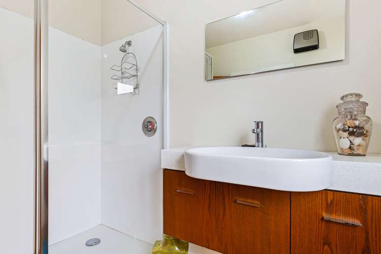 12 Holton Road Amberley_13