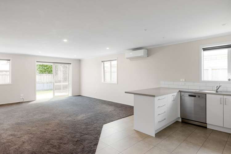 2/180 Burns Street Leamington_6