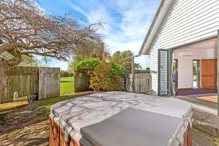 12 Ruru Avenue Lytton West_23