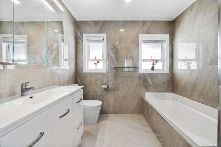 20 Olsen Avenue Hillsborough_11