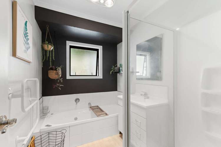 7 Waterloo Place Westown_13