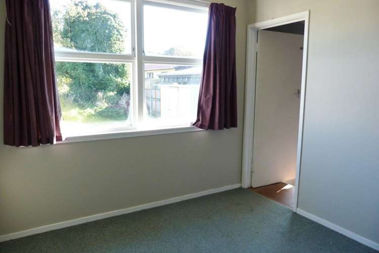 11 Hardie Grove Featherston_5