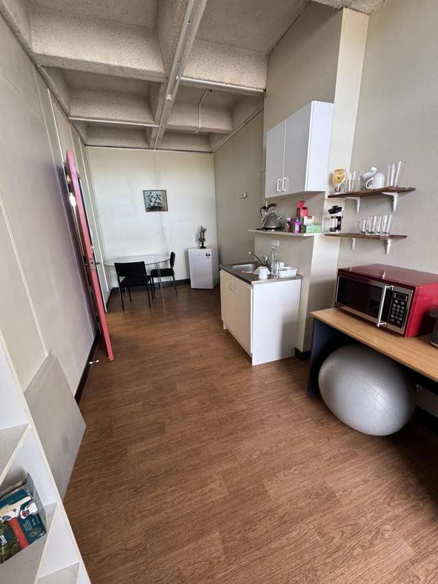 Office 8 215 Railway Road Hastings_1