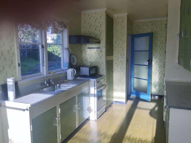 11 Gill Avenue Te Atatu Peninsula_10