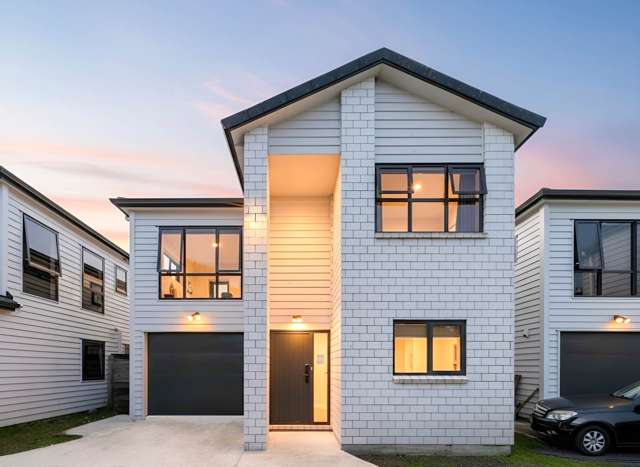 Standalone 4 Bed, 3 Bath Beauty – Ticks All th...