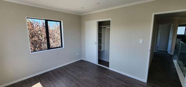 Spacious 5BR Family Home in Manurewa