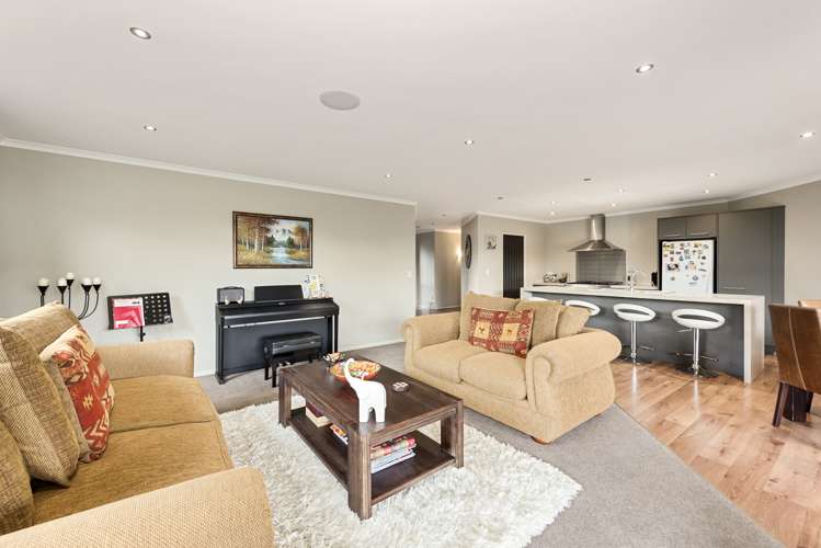 21 Moonlight Drive Rototuna North_3