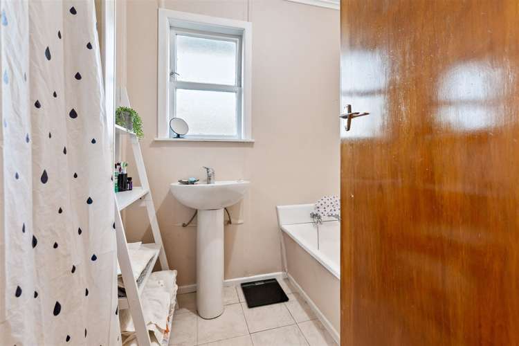 18 Albert Road Kelston_9