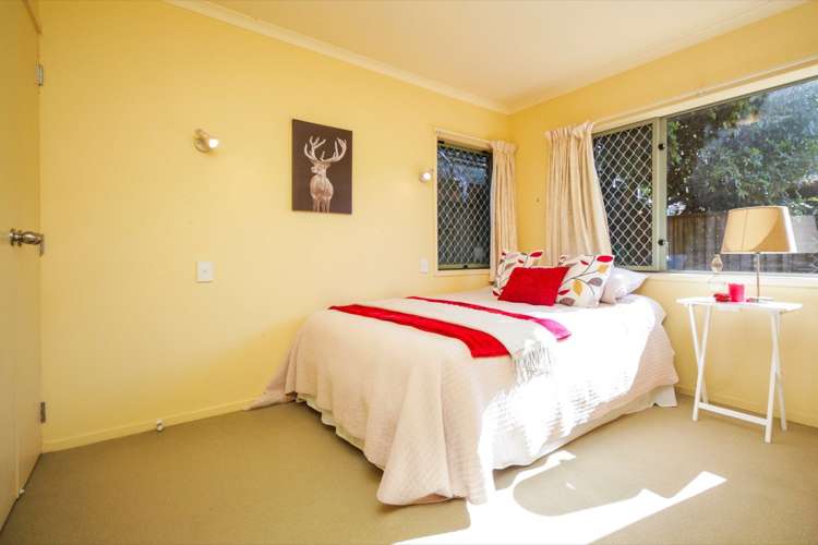 12 Vinograd Drive Te Atatu Peninsula_24