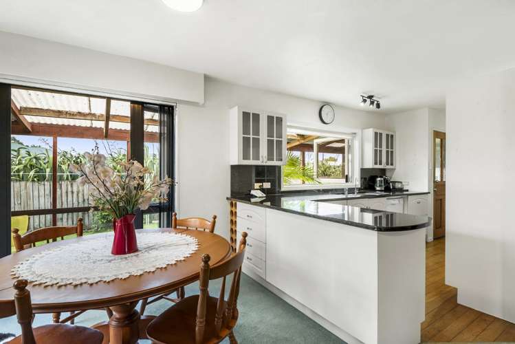 7 Parakai Avenue Parakai_6