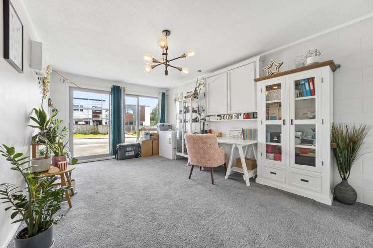2/2 Tabitha Crescent Henderson_13