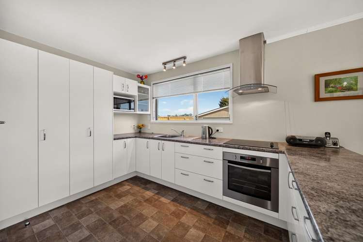 73 Crofton Road Harewood_3
