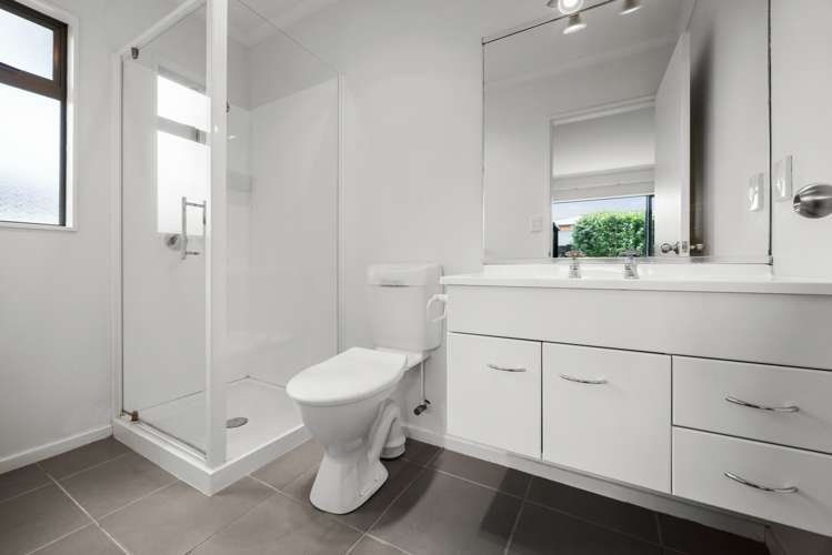 4 West Place Greenmeadows_7