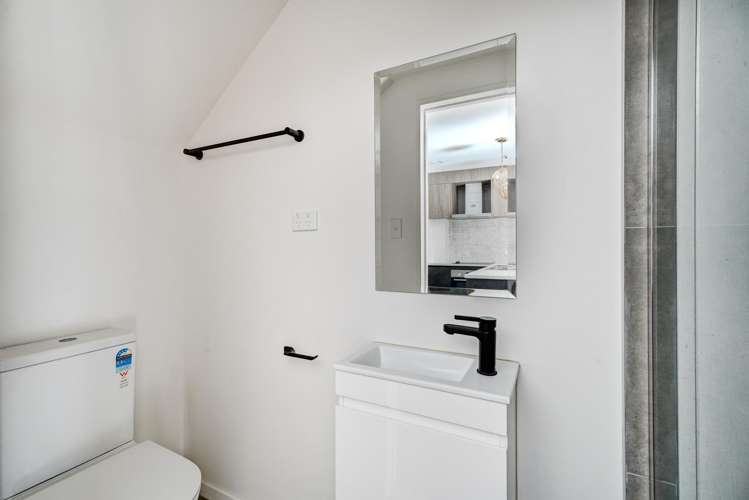 181 Portage Road New Lynn_11